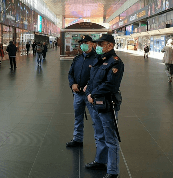 Sono 397 i poliziotti positivi, 72 in più rispetto a 8 giorni fa, diminuiscono i ricoverati Sono 397 i poliziotti positivi, 72 in più rispetto a 8 giorni fa, diminuiscono i ricoverati